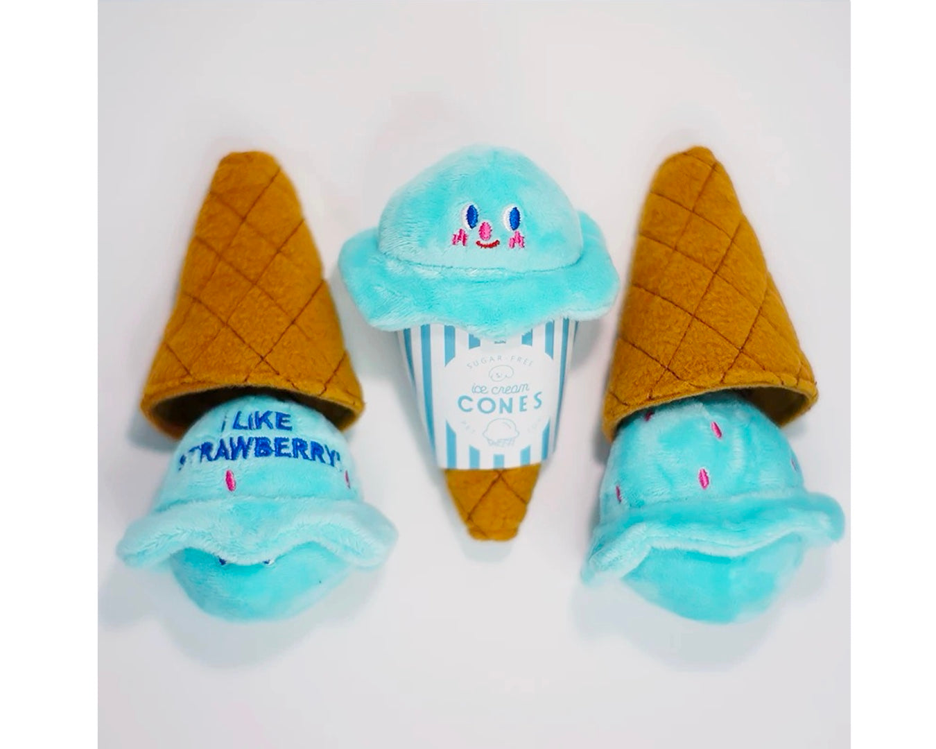 ふわふわアイスコーン/Fluffy Ice Cream Cone Toy