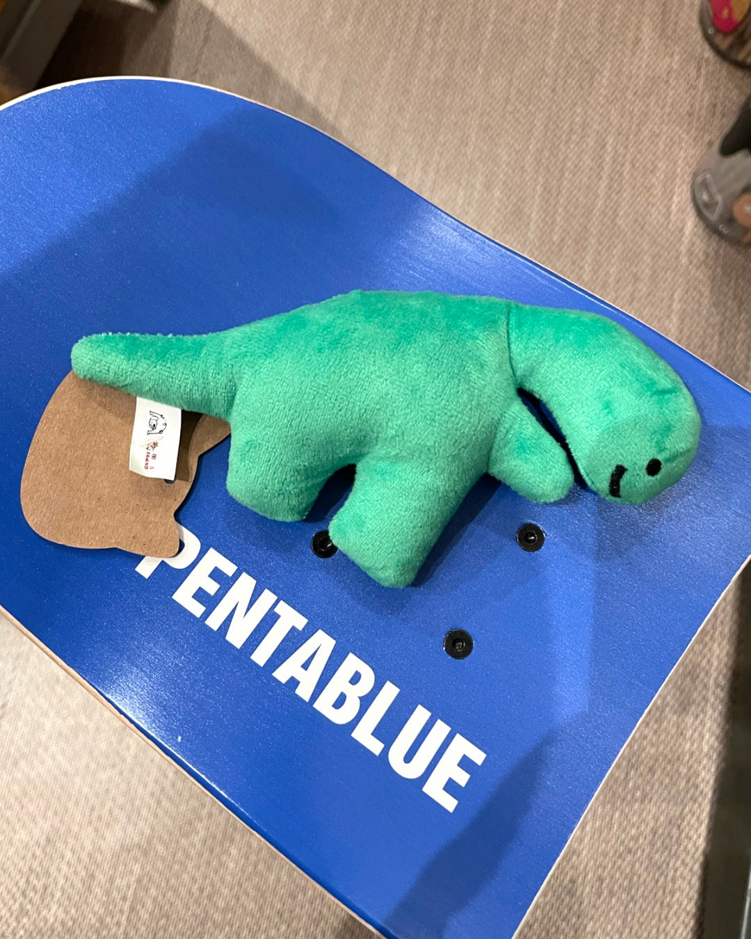 Dino Bite Plush Toy/カラフル恐竜ぬいぐるみトイ