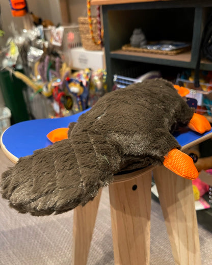 Squeaky Platypus Soft Plush Dog Toy / もふもふカモノハシ スクイーカー入り ドッグトイ